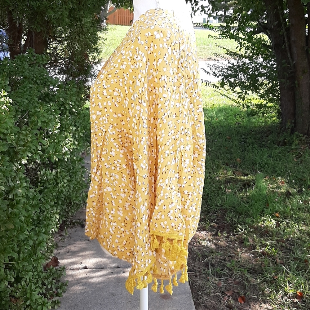LAST 1! 💛 Yellow Boho Tassel Top - Picture 7 of 11